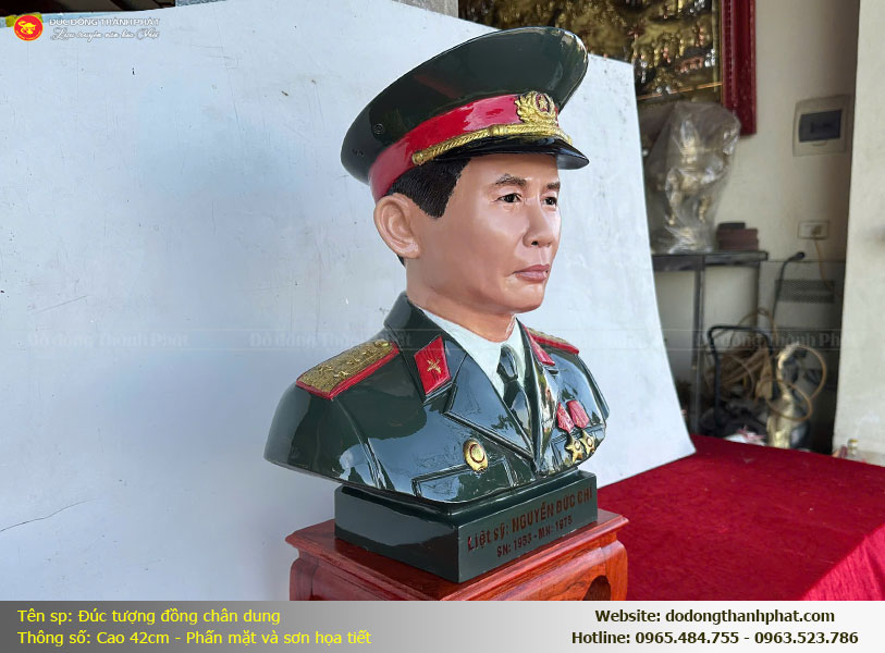 Đúc tượng đồng chân dung liệt sĩ tại Hưng Yên