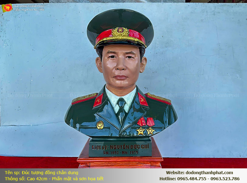 Đúc tượng đồng chân dung liệt sĩ tại Hưng Yên