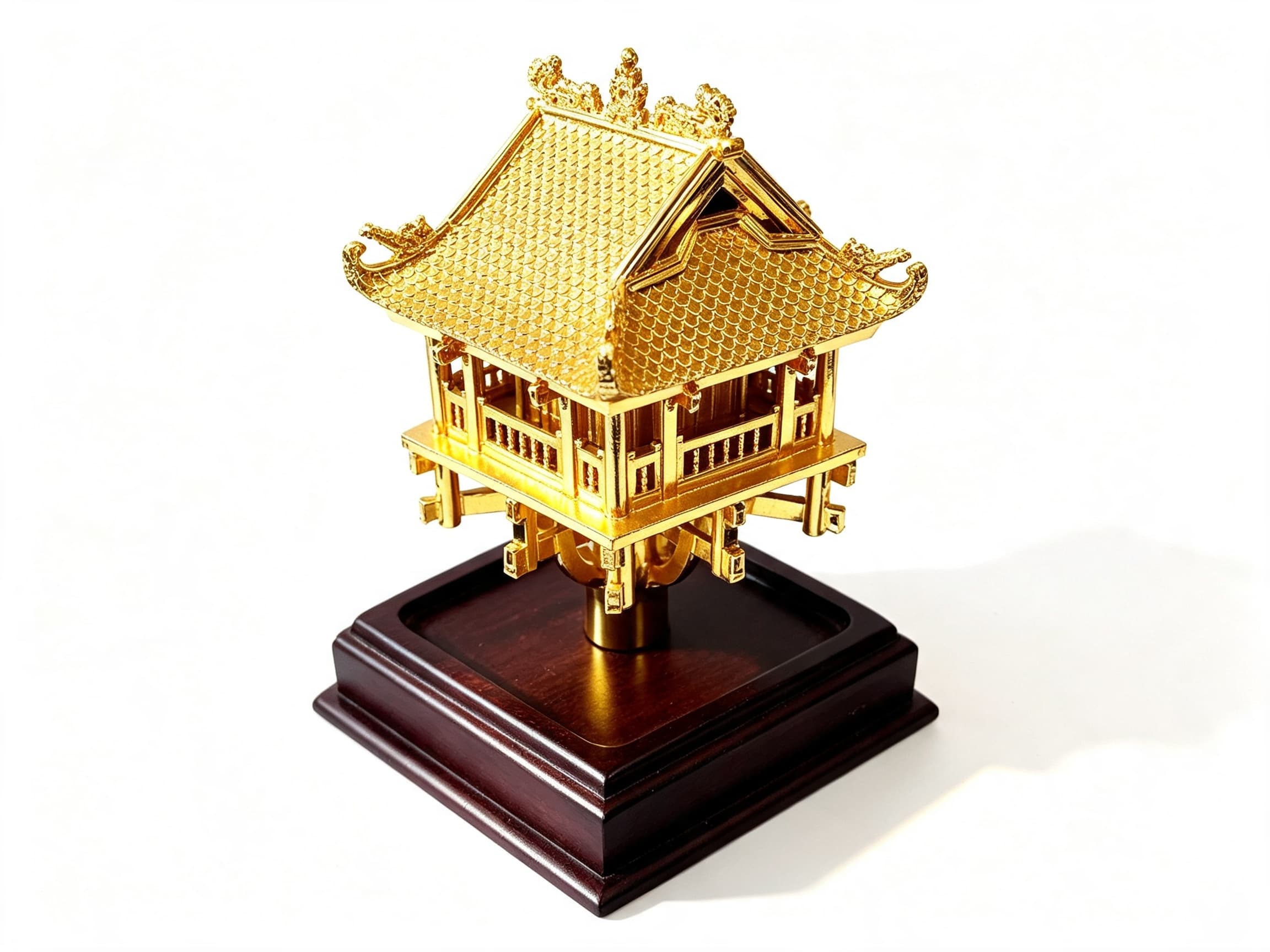 Chùa Một Cột đúc bằng đồng đỏ nguyên chất, giữ trọn nét kiến trúc độc đáo cột trụ đỡ đài sen