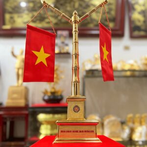 Cột cờ bằng đồng