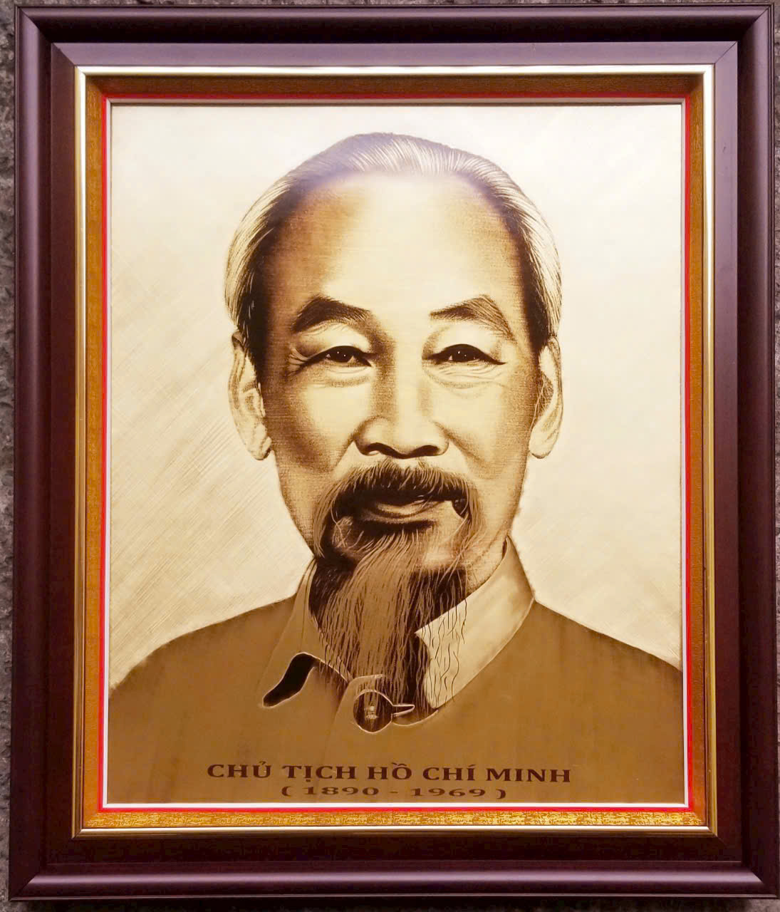 Khung Ảnh Thờ Truyền Thần Trên Chất Liệu Đồng — Khắc ăn sâu trên đồng đỏ, giữ nét vĩnh viễn