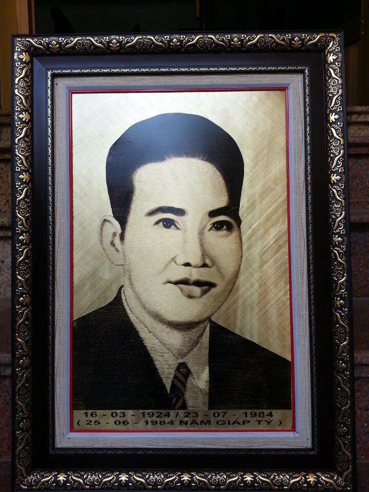 Khung Ảnh Thờ Truyền Thần Trên Chất Liệu Đồng — Lưu giữ hình ảnh người thân, truyền tình yêu thương cho con cháu