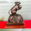 Pháp khí Tượng Chuột bằng đồng đỏ nguyên chất. Biểu tượng thông minh, nhanh nhạy, thu hút tài lộc. Đúc thủ công Lộng Thượng, đặt đúng vị trí mang lại may mắn, phát đạt cho gia chủ.