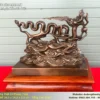 Tượng Rồng Thời Lý bằng đồng đỏ nguyên chất. Biểu tượng quyền lực, thịnh vượng, bảo vệ gia đình, đón tài lộc. Đúc thủ công Lộng Thượng, đặt đúng vị trí mang lại thành công, bình yên.